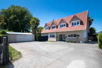 112 Willowpark Road South, Akina