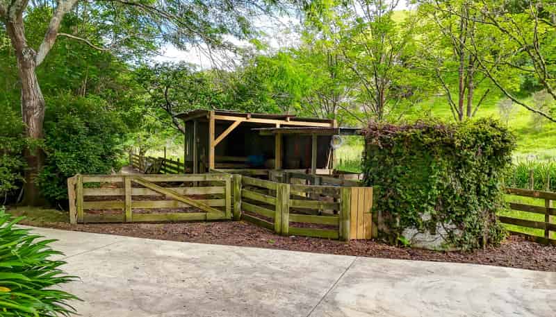 82 Thompsons Road, Okoia