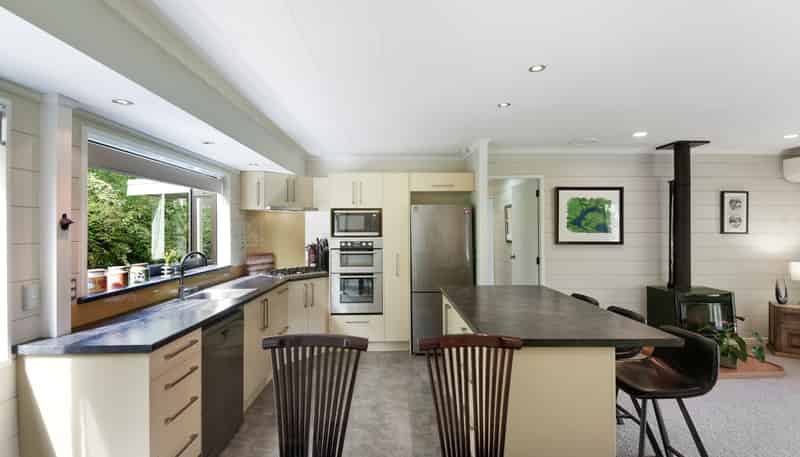 82 Thompsons Road, Okoia