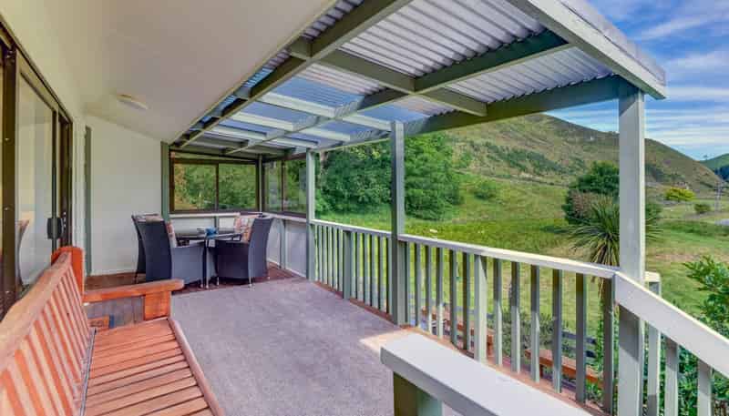 82 Thompsons Road, Okoia