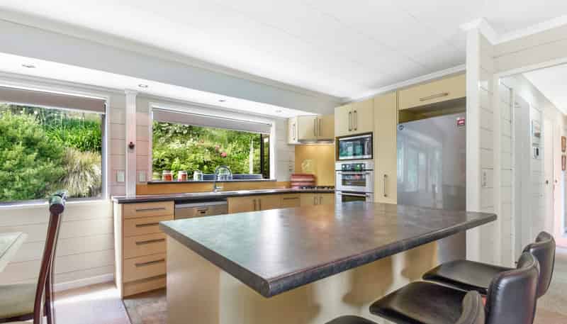 82 Thompsons Road, Okoia