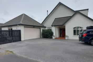 9 Forest Drive, Parklands