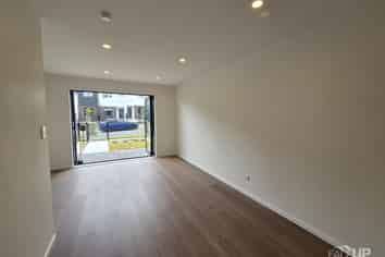 5/3 Firebrick Way, Hobsonville