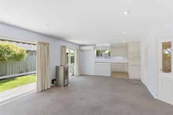 2/10 Baretta Street, Somerfield