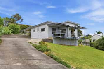 45 Seaview Road, Cable Bay