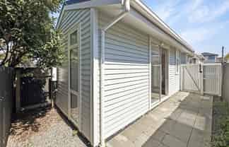 81A Endeavour Street, Lyall Bay