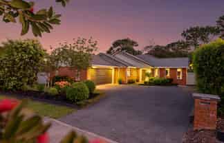 70 Pohutukawa Parade, Riverhead