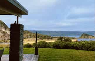 17 Lookout Drive, Mount Creighton