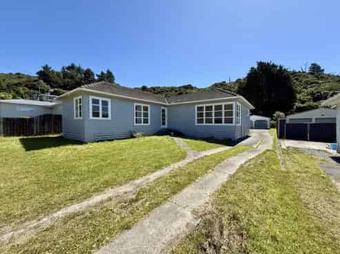12 Davis Grove, Wainuiomata