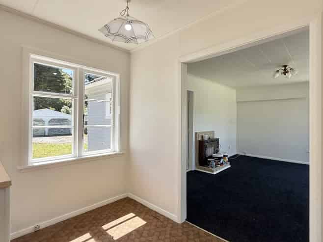 12 Davis Grove, Wainuiomata