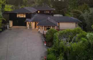 3 Oakford Park Crescent, Greenhithe