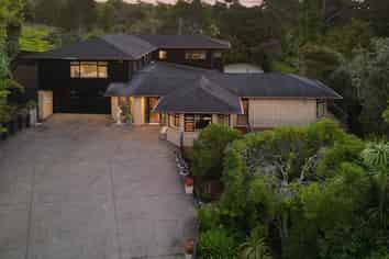 3 Oakford Park Crescent, Greenhithe