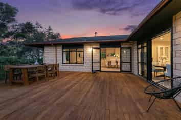 3 Oakford Park Crescent, Greenhithe