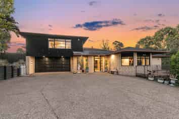 3 Oakford Park Crescent, Greenhithe