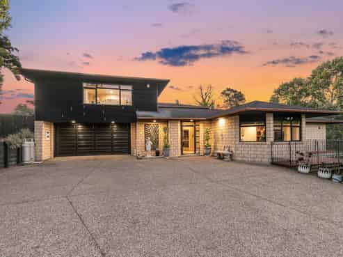 3 Oakford Park Crescent, Greenhithe