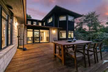 3 Oakford Park Crescent, Greenhithe