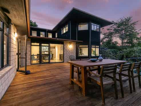 3 Oakford Park Crescent, Greenhithe