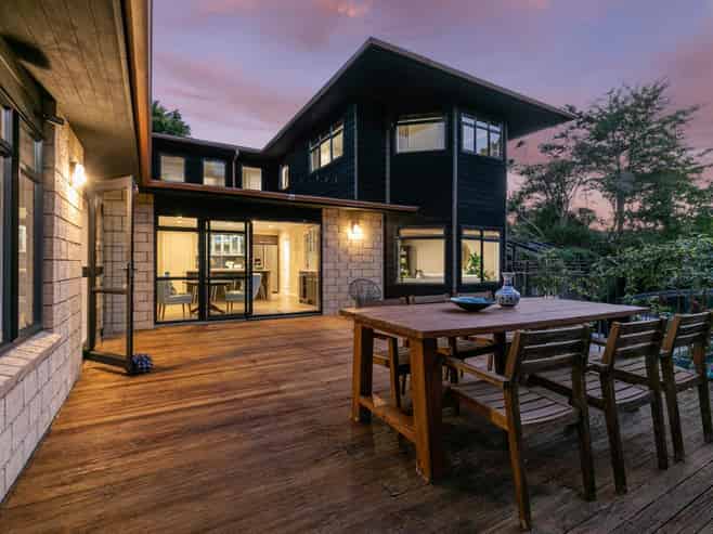 3 Oakford Park Crescent, Greenhithe