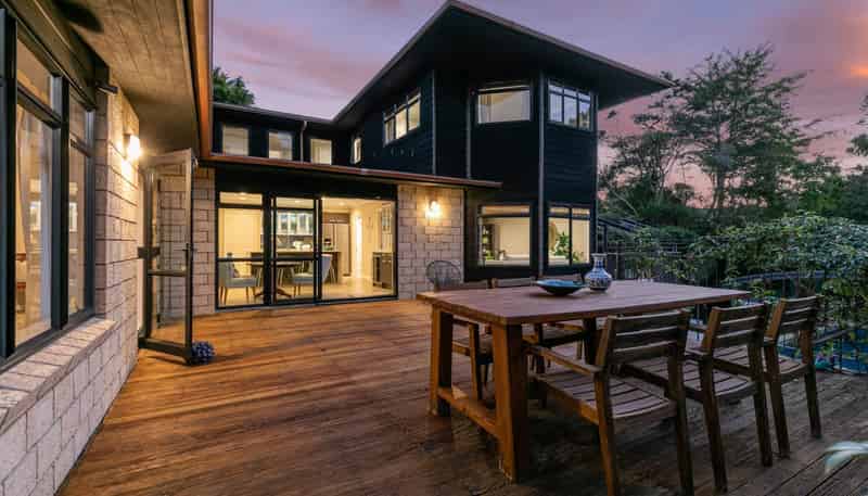 3 Oakford Park Crescent, Greenhithe