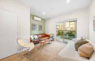 6/47 St Georges Road, Avondale