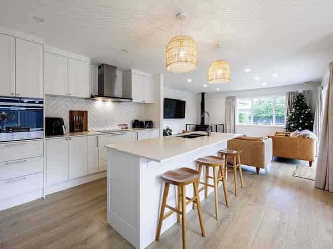 31 Hikawera Drive, Frimley