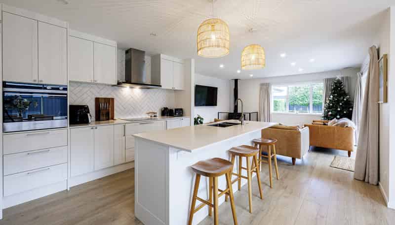 31 Hikawera Drive, Frimley