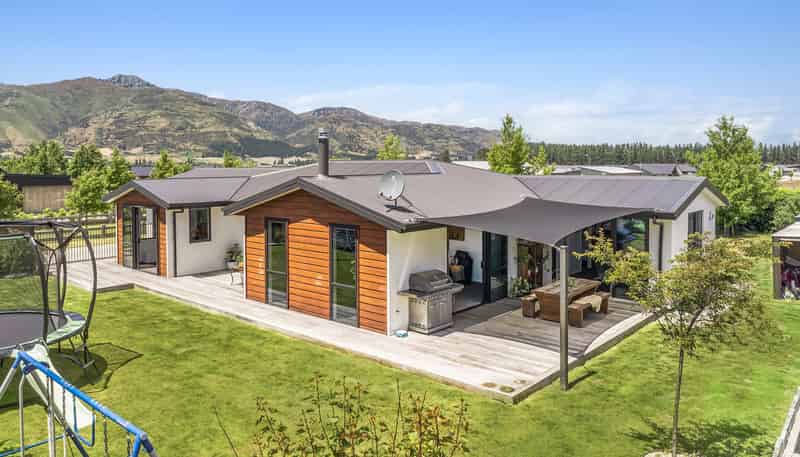 9 Isthmus Place, Lake Hawea