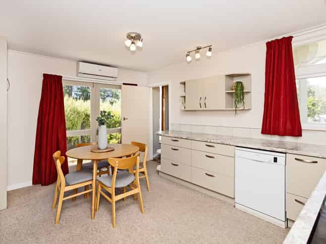 50 Watt Road, Otatara