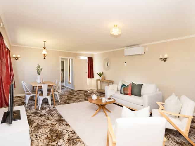 50 Watt Road, Otatara