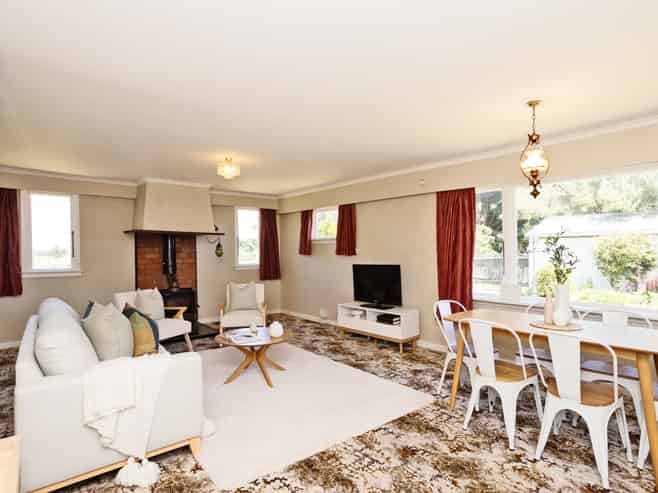 50 Watt Road, Otatara