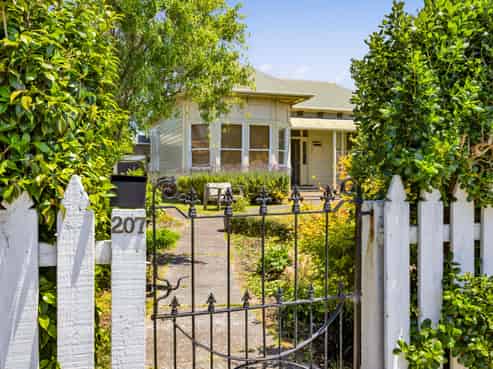 207 Egmont Street, Patea