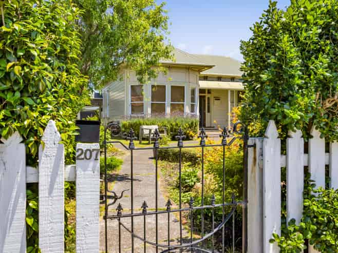 207 Egmont Street, Patea