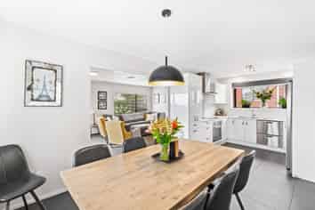 45 John Dee Crescent, RED BEACH