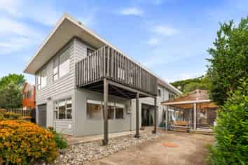 45 John Dee Crescent, RED BEACH
