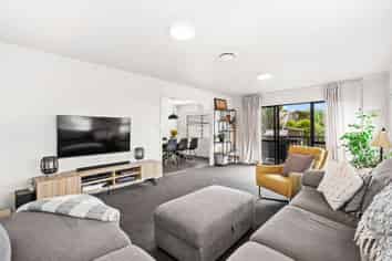 45 John Dee Crescent, RED BEACH