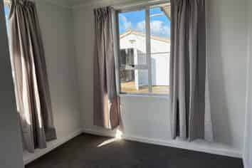 42 Disraeli Street, Westport