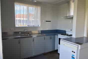 42 Disraeli Street, Westport