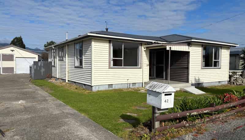 42 Disraeli Street, Westport