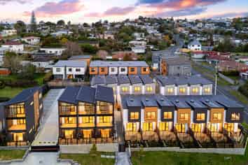 1-6&10-20/42 Captain Scott Road, Glen Eden