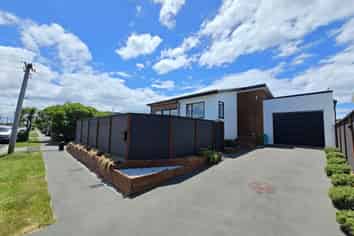 209 Rocking Horse Road, Southshore