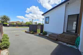 209 Rocking Horse Road, Southshore