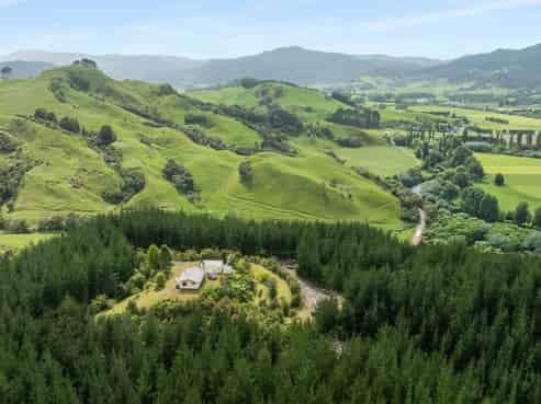 112 Hikuai School Road, Hikuai