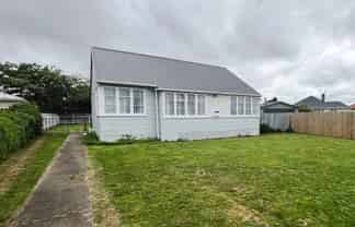 11 Goldsmith Cres, Levin