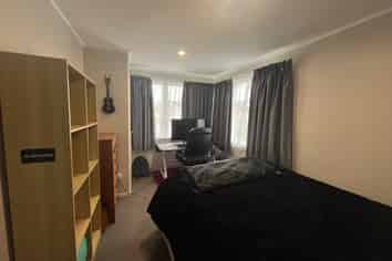 11 Goldsmith Cres, Levin