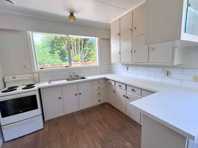 11A Burden Street, Redwoodtown