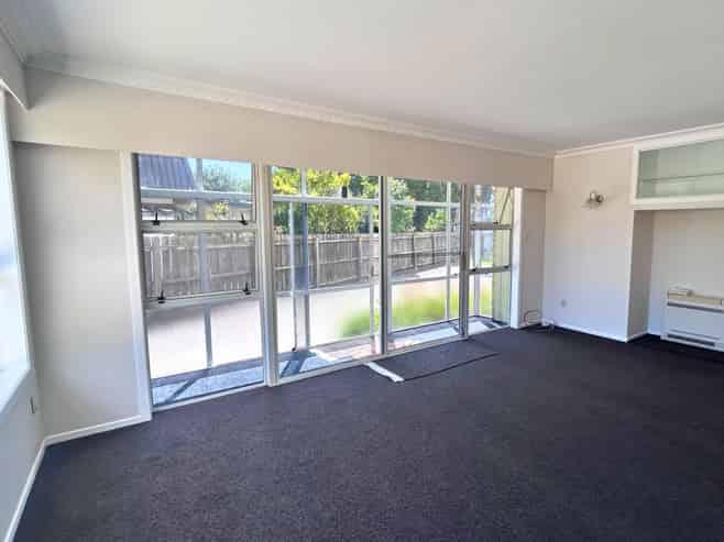 11A Burden Street, Redwoodtown