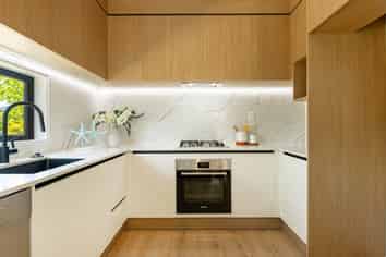 16 Grande Vue Road, Papatoetoe