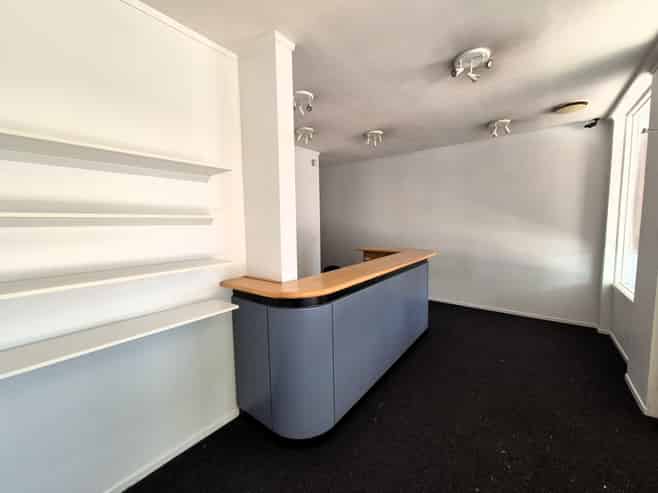 Versatile 80sqm clinic/office