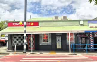 Versatile 80sqm clinic/office