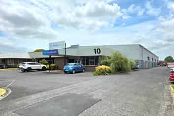 ROADFRONT WAREHOUSE ON LAMBIE DRIVE
